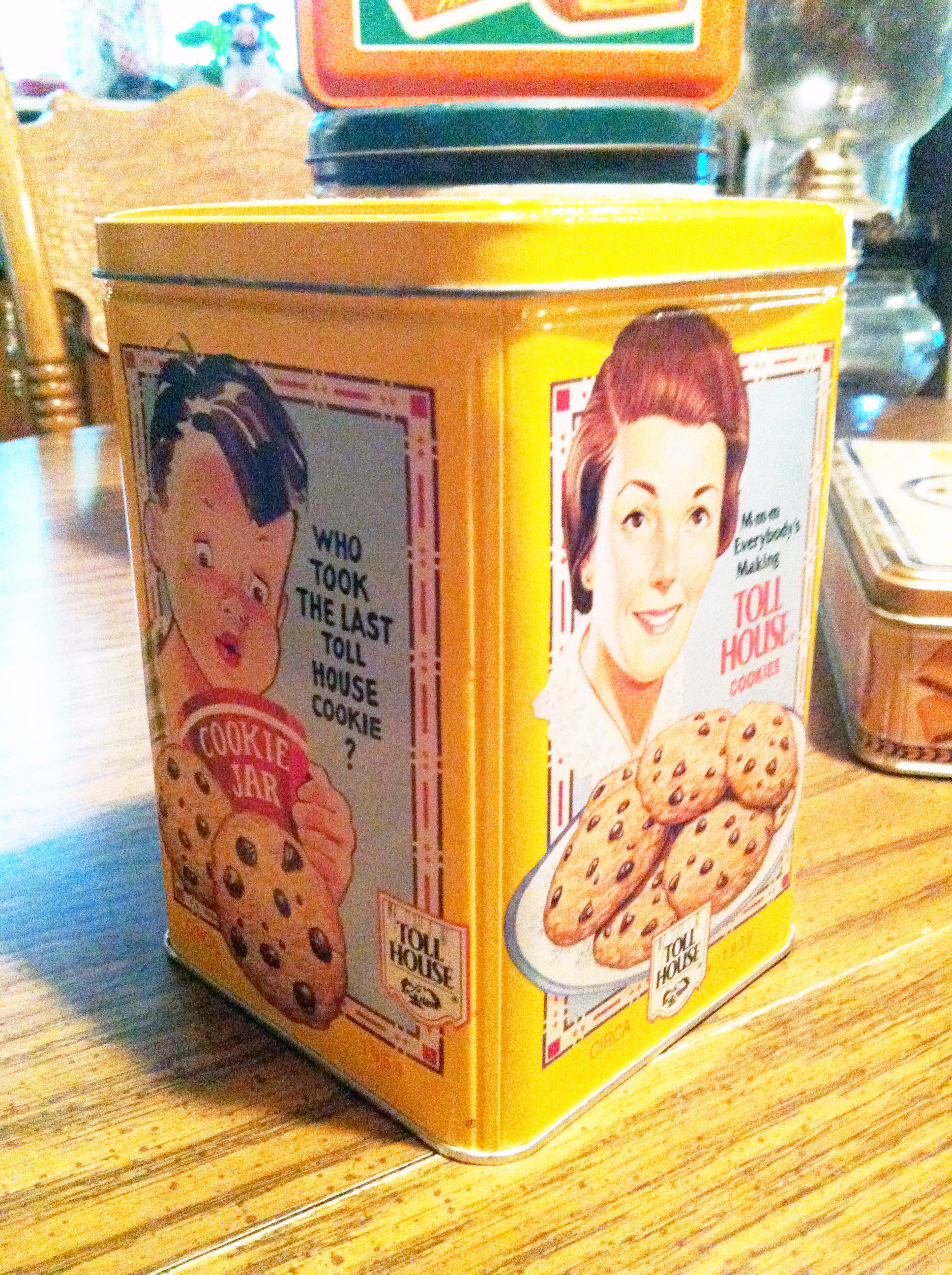 Toll House Cookie tin