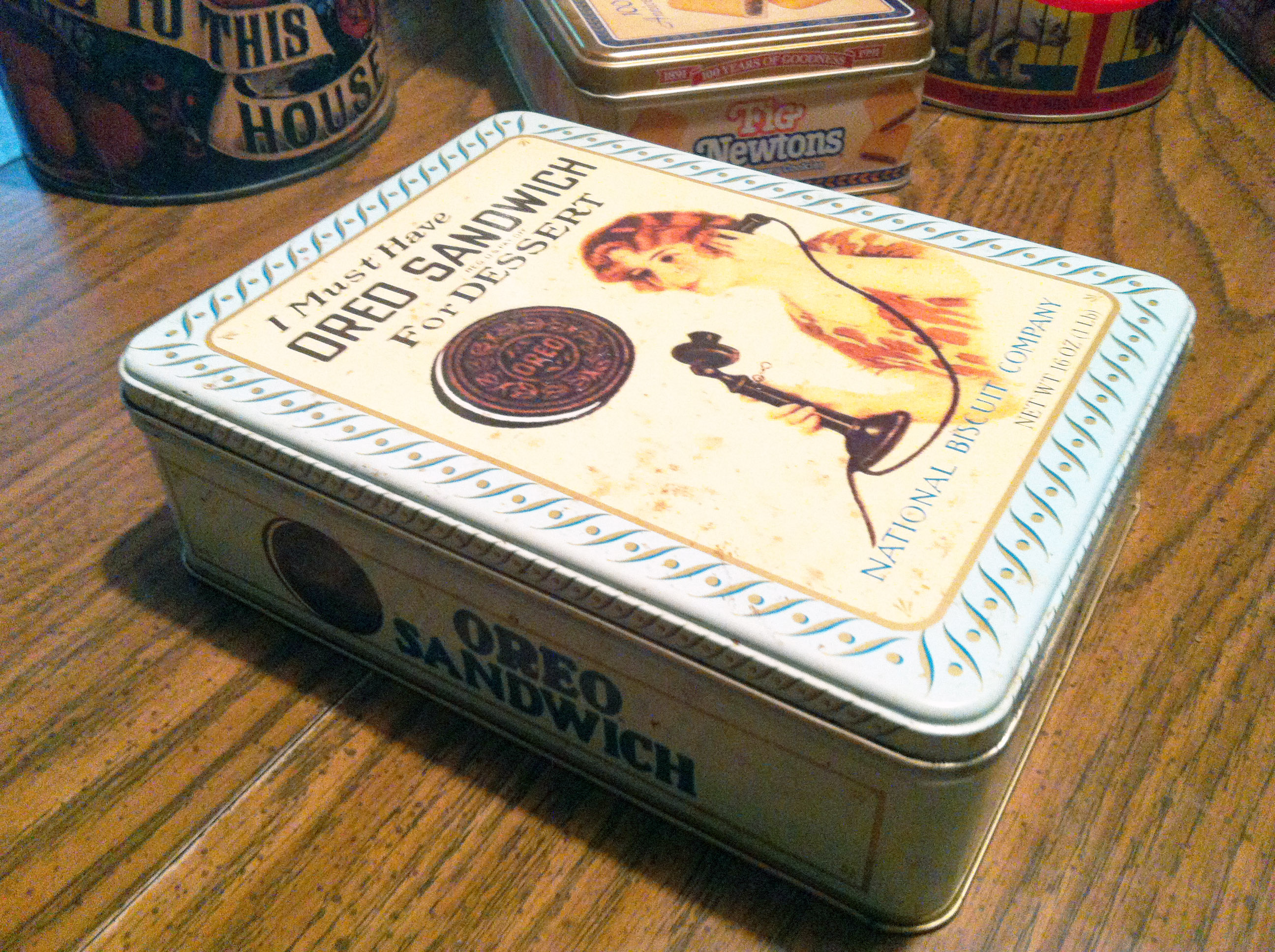 Oreo Cookie tin