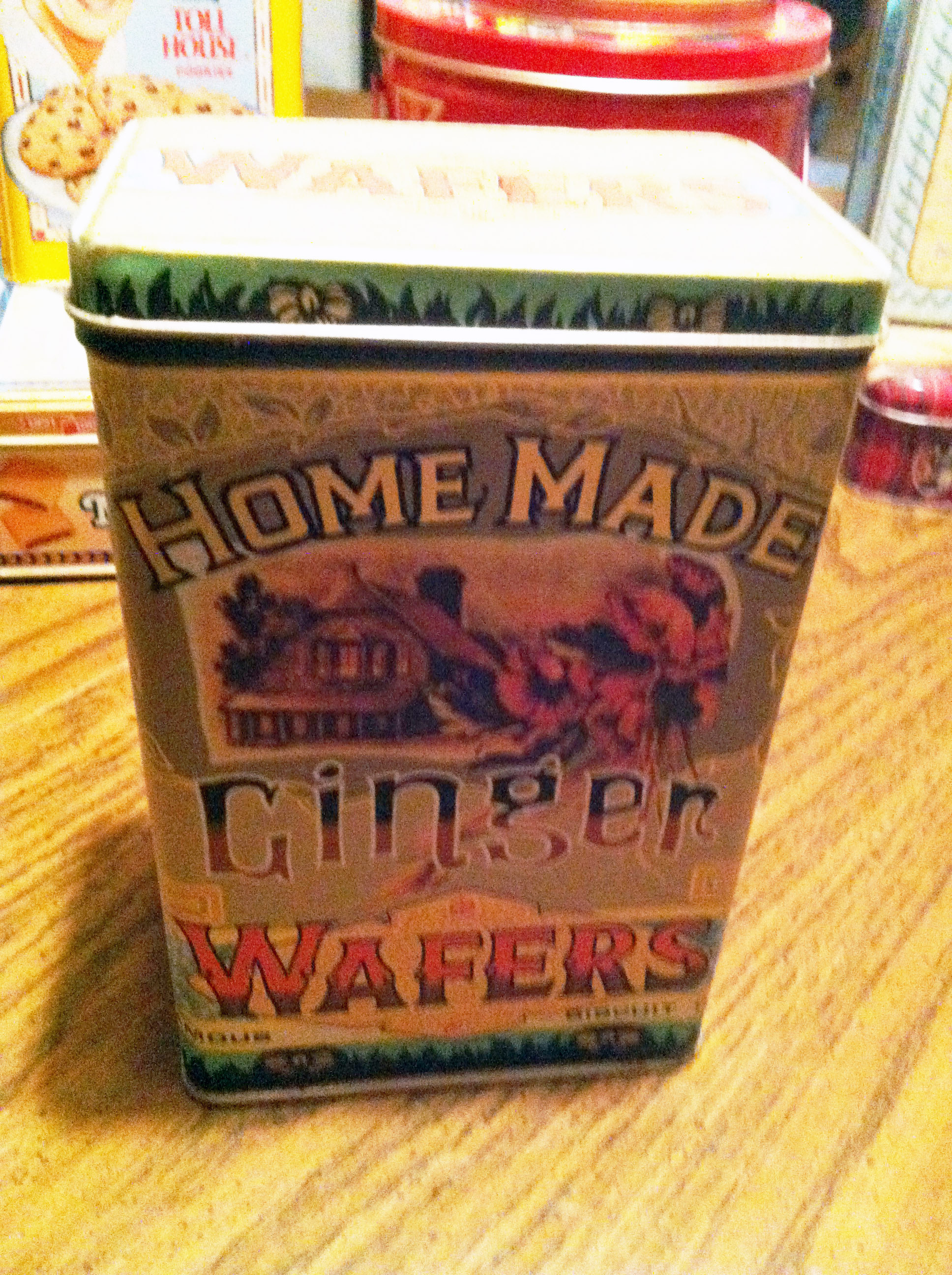 Ginger wafer tin