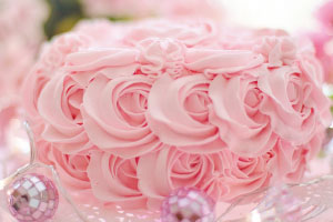 Strawberry and White Chocolate Valentines Cake.